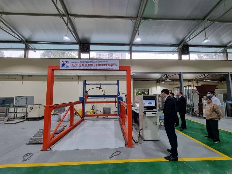 Máy in 3D bê tông đầu tiên tại Việt Nam do Viện Vật liệu xây dựng chế tạo. (Ảnh: VIBM)